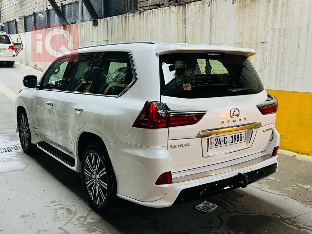 Lexus LX